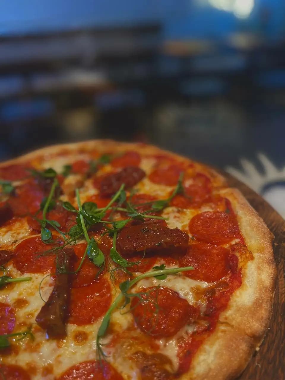 Пицца и вино