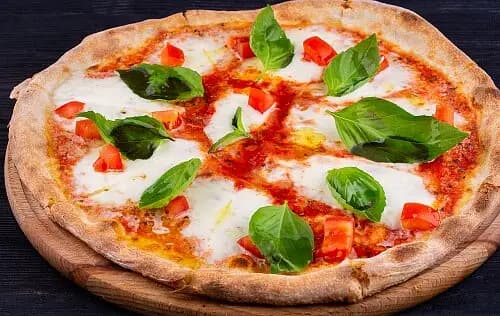 Пицца и Канноли