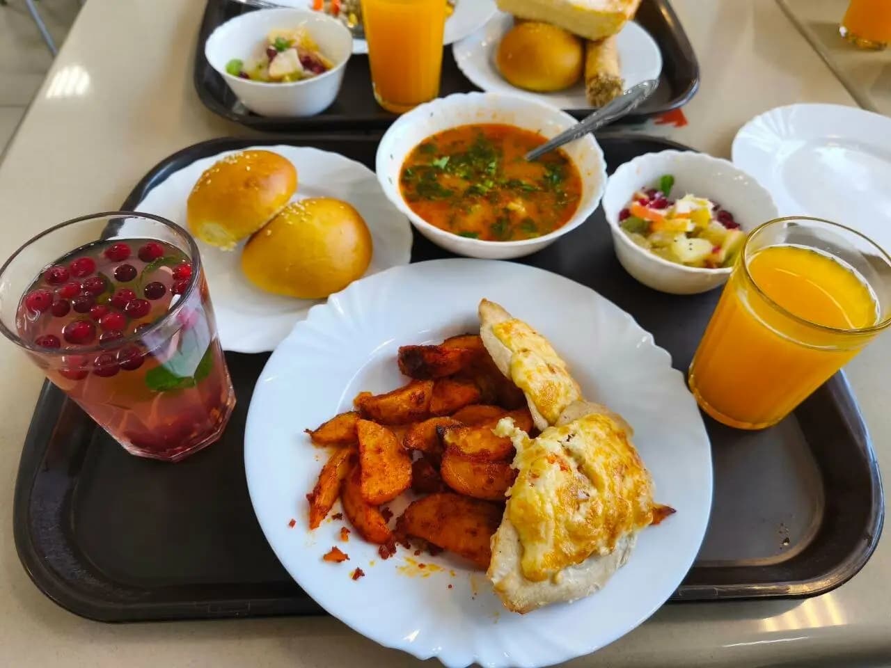 Домашняя столовая