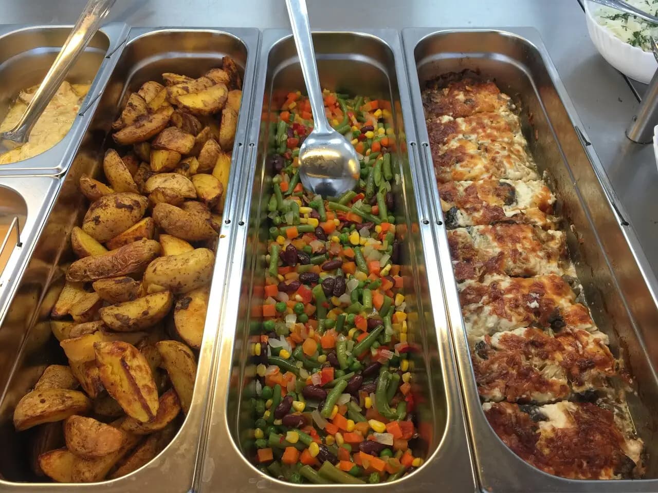 Домашняя столовая